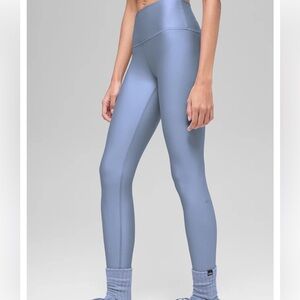 💙NWT ALO 7/8 HIGH WAIST AIRLIFT LEGGINGS IN COLOR WINTER FROST SIZE M